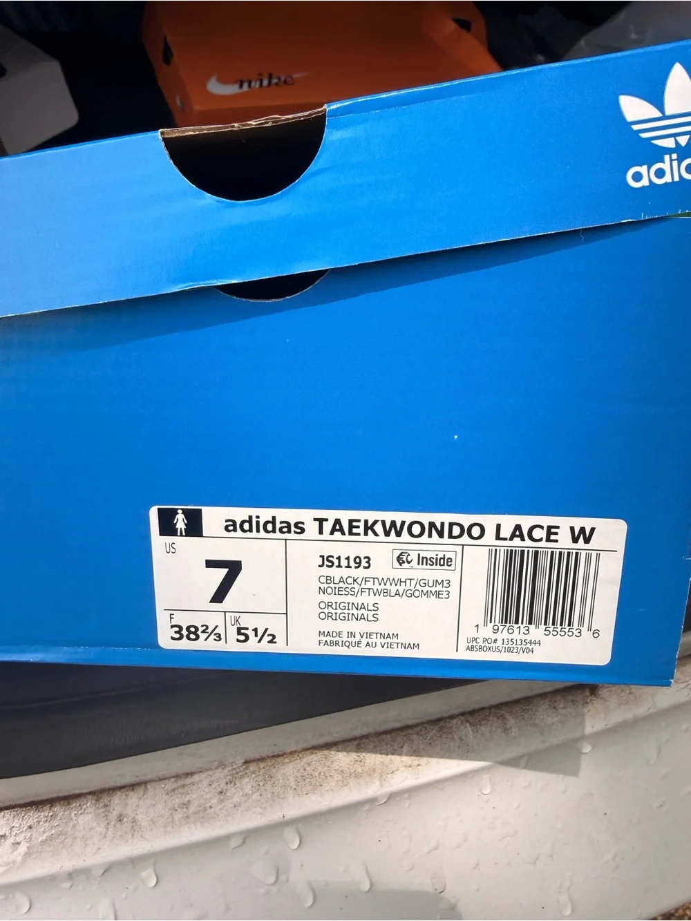 Adidas Sneakers
